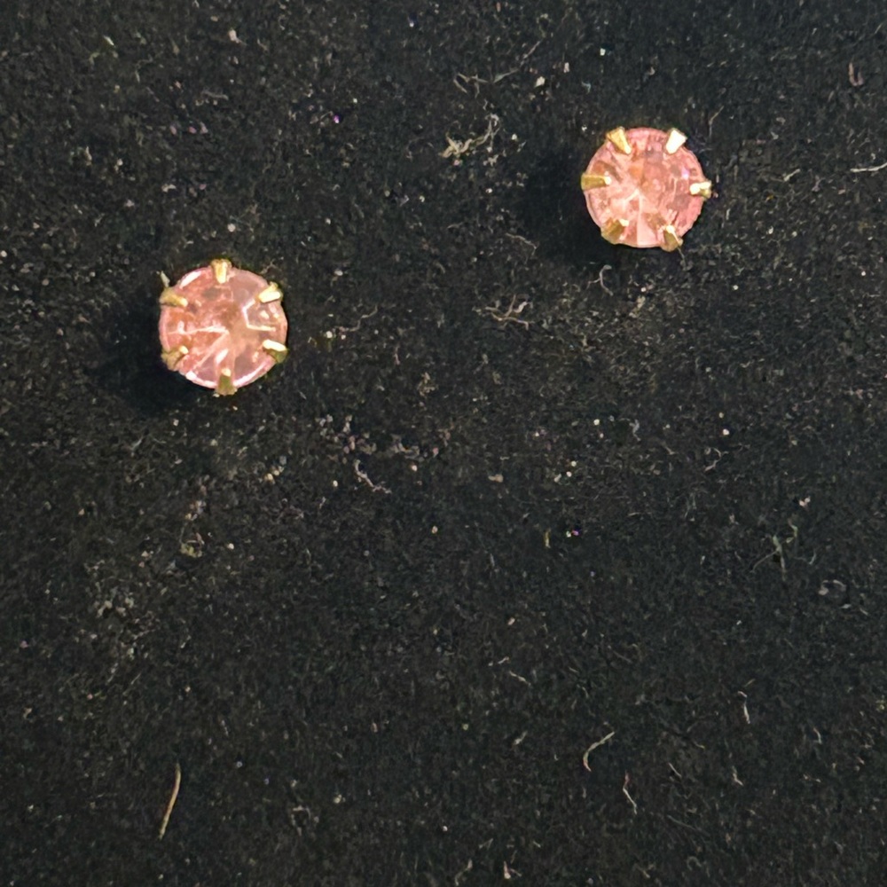 ❤️ ⭐ Pink Stud Earrings - Picture 2 of 4